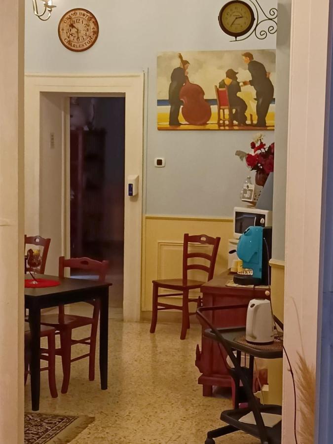 Al 68 Di Piazza Cavour Bed and Breakfast Neapel Exteriör bild